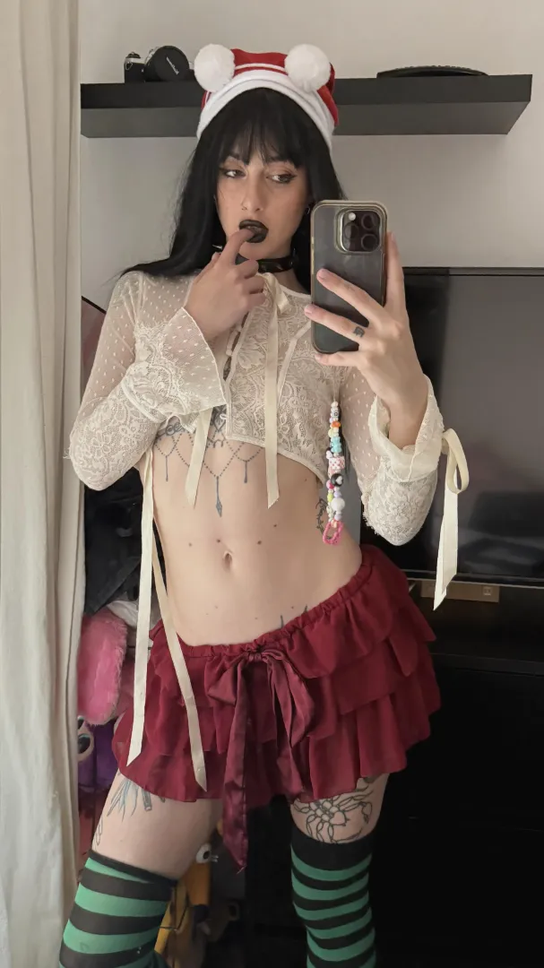 Looking for someone nearby w/ hosting abilities lg is easier: ,.lunarumes.' posted by clearmoon247