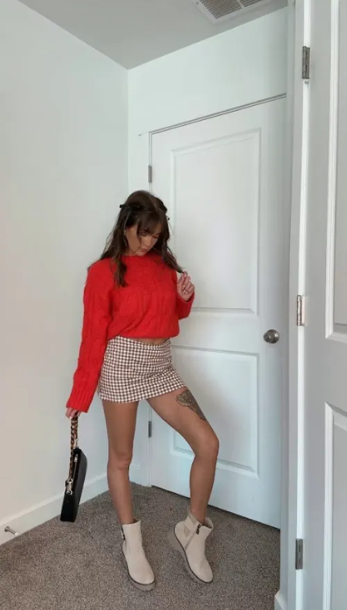 looking for someone to spoil me silly... sugar daddy, where r u? <3 by cutiebunnymoore