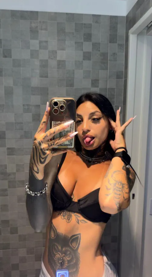 Looking for someone who can fuck me every hour by LustyBaddie69x