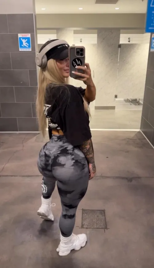 looking peachy by FitnessBarbiee