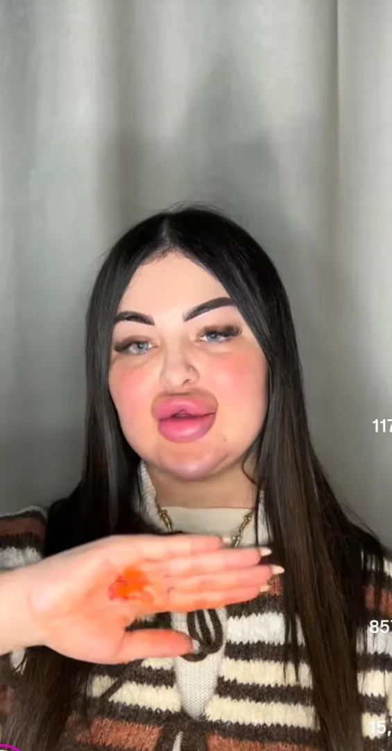 Looks so uncomfortable posted by siwlia97