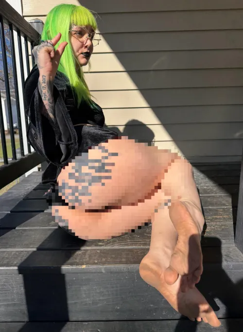 Losers don’t even get a peek. Pixel pumpers only get edged and their wallets taken over by justsmokeandsleep