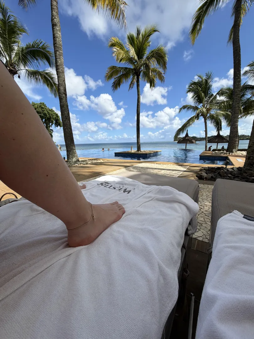 Lounging by the pool. The key and anklet always on display.. posted by AyaLibre
