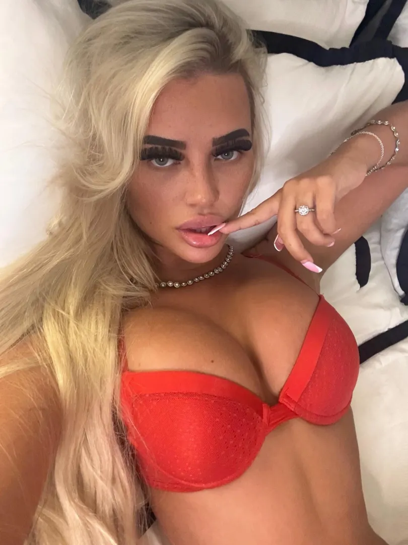 Love a good selfie  posted by PearledEcho