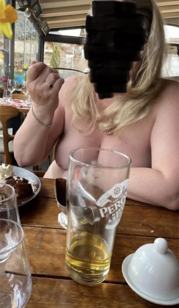 Love being nude all day posted by lovestobelicked