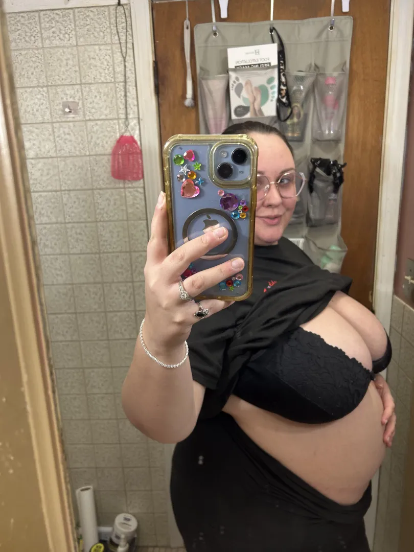 love being pregnant posted by madam69_