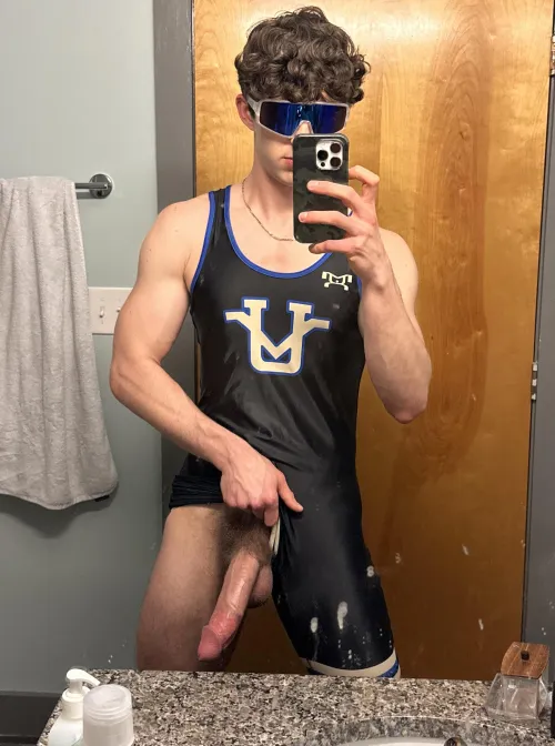 Love getting my dick sucked in my singlet [21] by College_Wrestler_