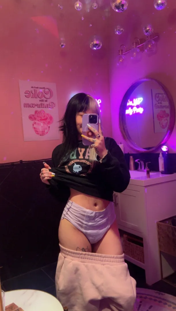 Love how the purple lights up everything posted by medusarosexo