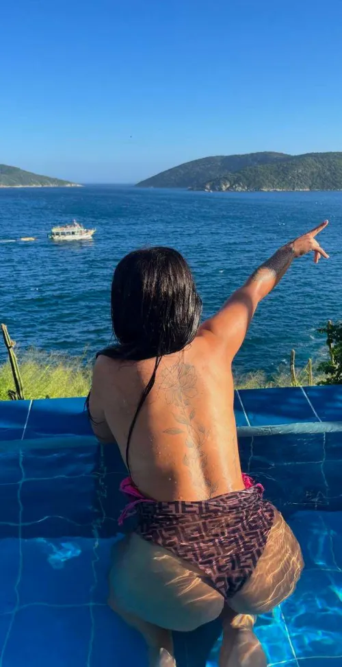 love it when my fat ass makes you distracted by Crave-Siren