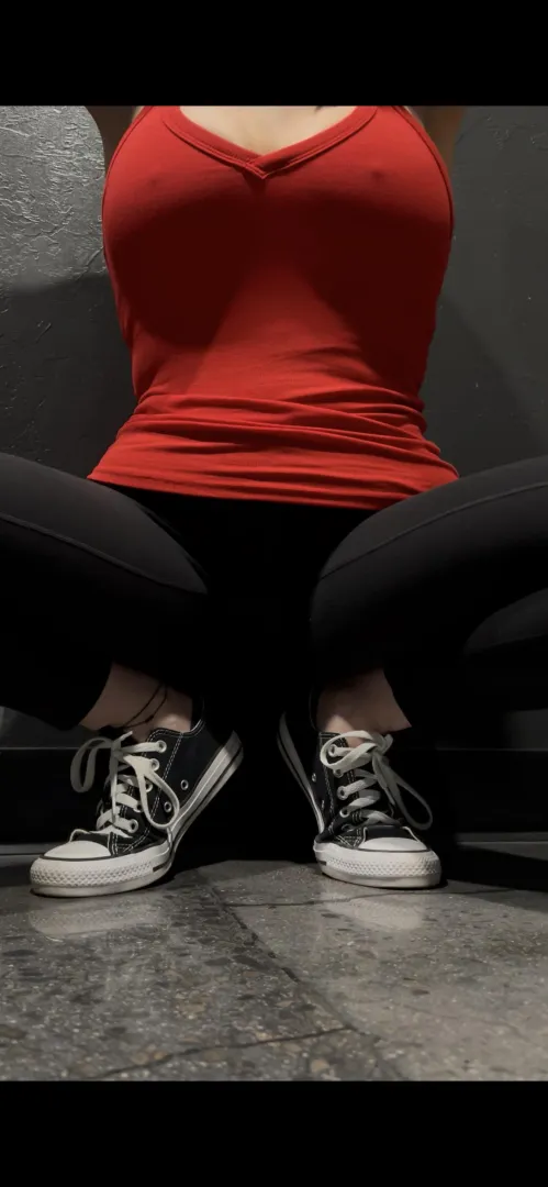 Love my black converse! posted by EliseEliteFeet