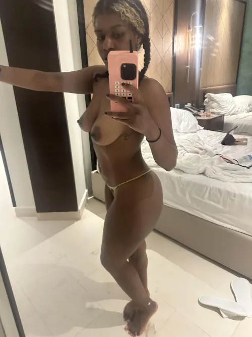 Love my body in this selfie by 1nternet_Bunny333