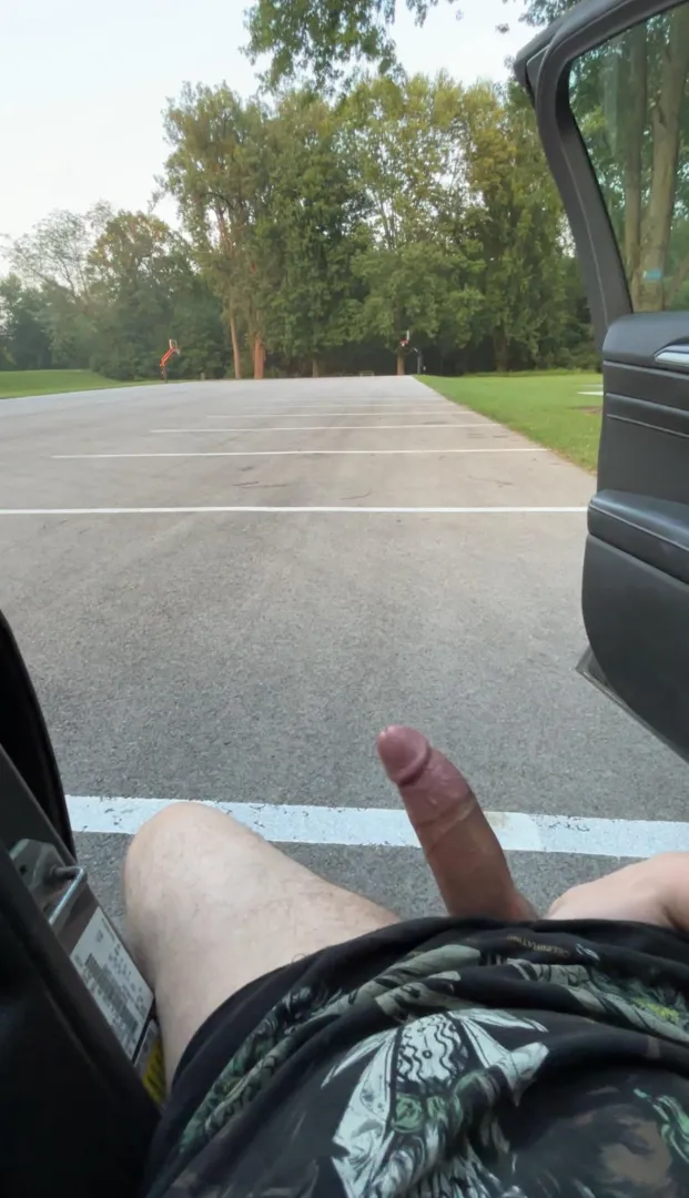 Love pulling it out in public posted by thik18yoD