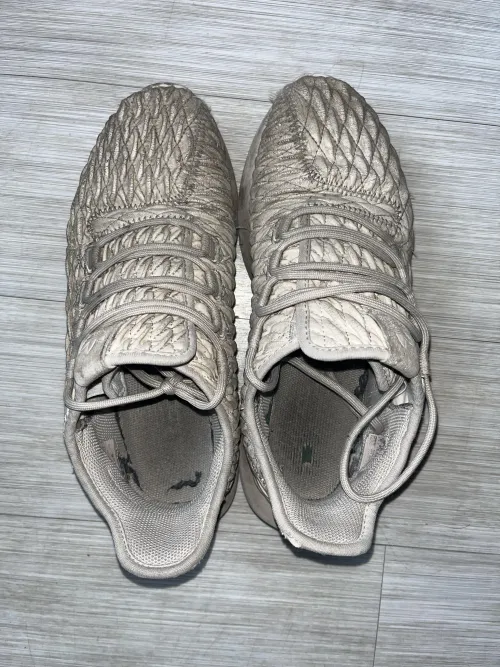 Love showing off my boyfriend’s shoes!!  by sadgrlshit