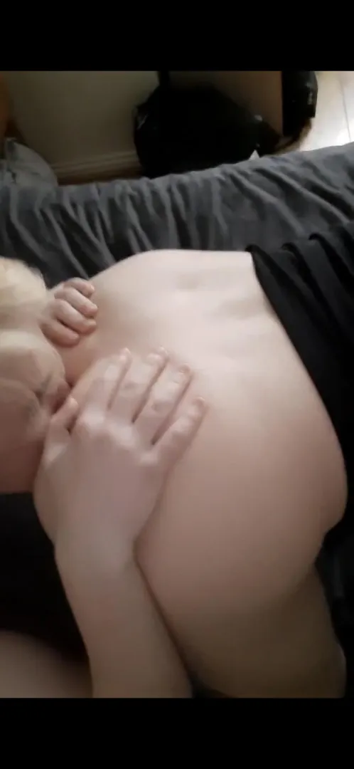 Love sticking my nose and tongue in daddys ass  posted by Michael_Michael18