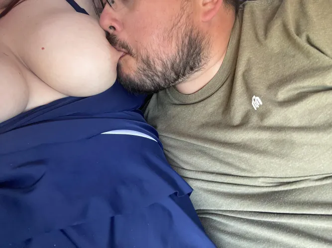 Love sucking on her nipples by vegaswrx21