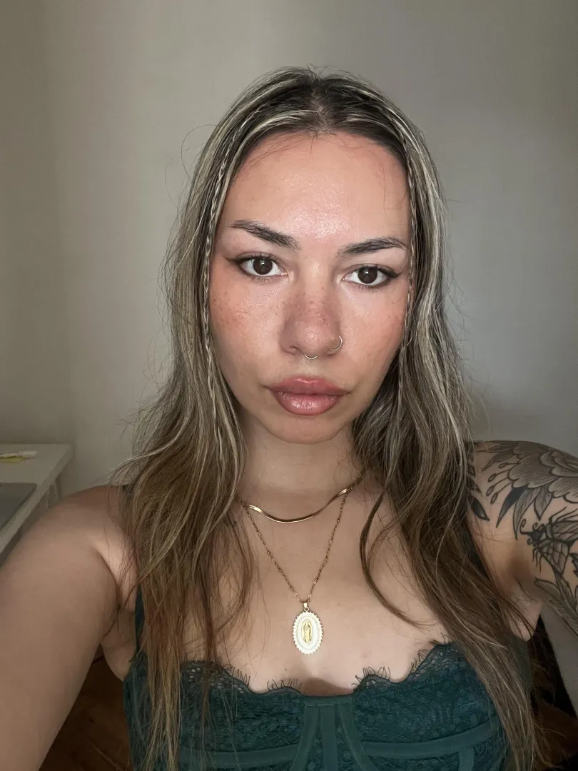 love take selfies so u can admire me  posted by Sooophieof