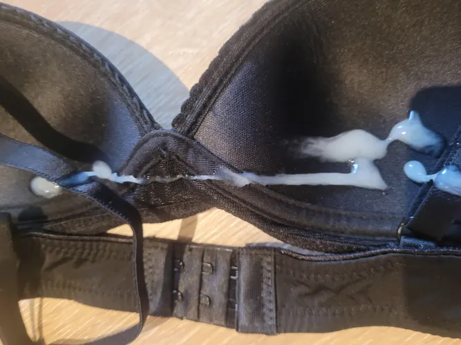 Love the black & white contrast of my spunk by Brasareawesome