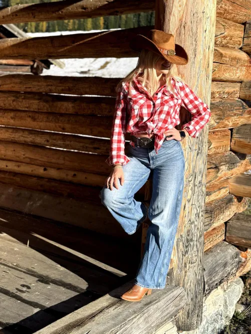 love to fool around the barn by RafflesiaRhythm