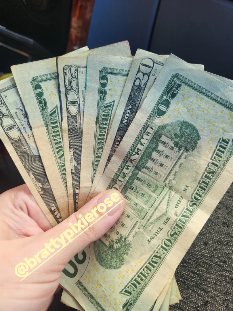 Love when good boys are so eager to hand over the extra cash they make posted by BrattyPixieRose