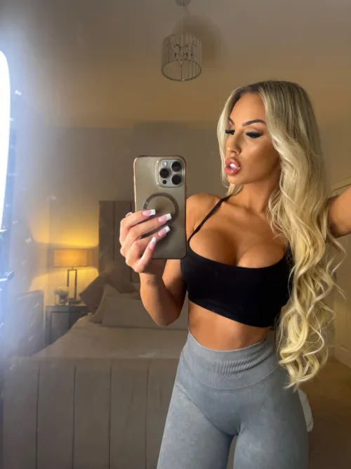 Loving how my fit sexy body looks. by CakeSupp