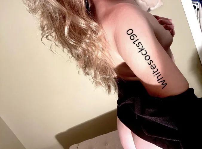 Loving my long golden locks in this lighting!  by Whitesocks190