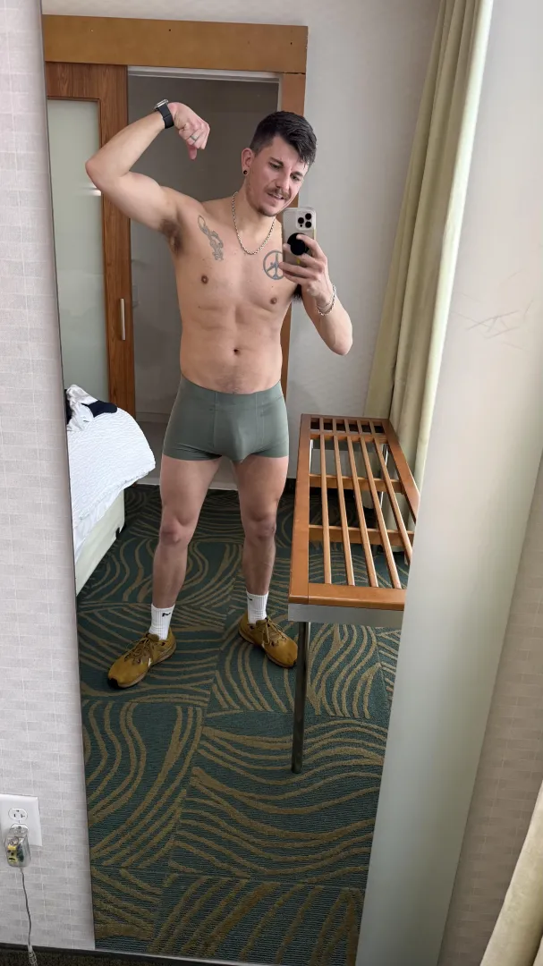 Loving these welded seam undies from UNIQLO posted by Chickachickayah