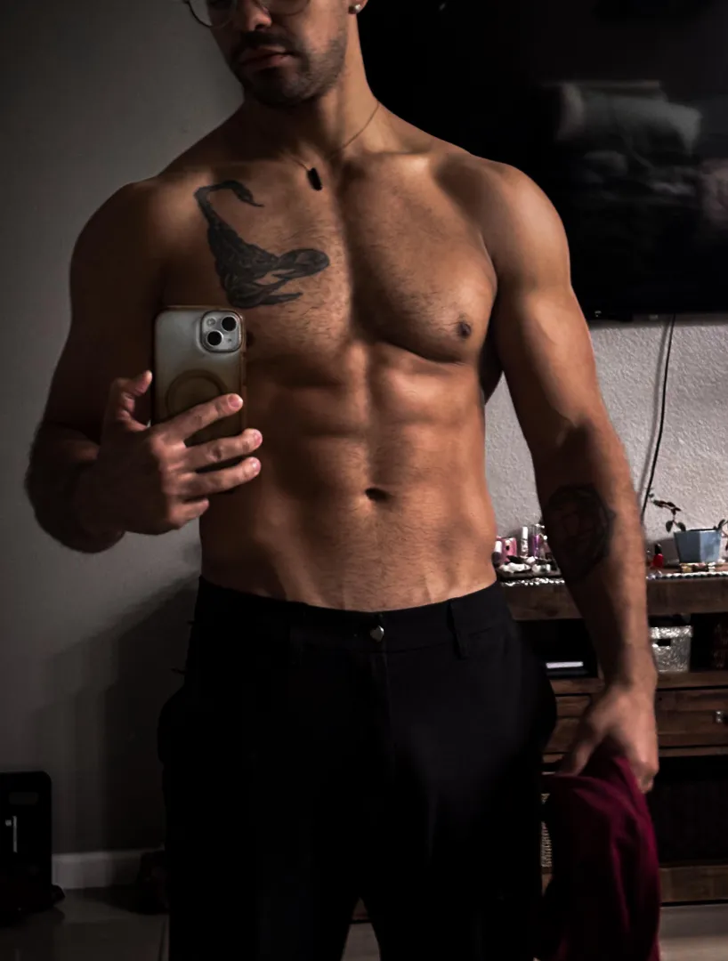 Low light coming through the window was nice posted by midnightsosa