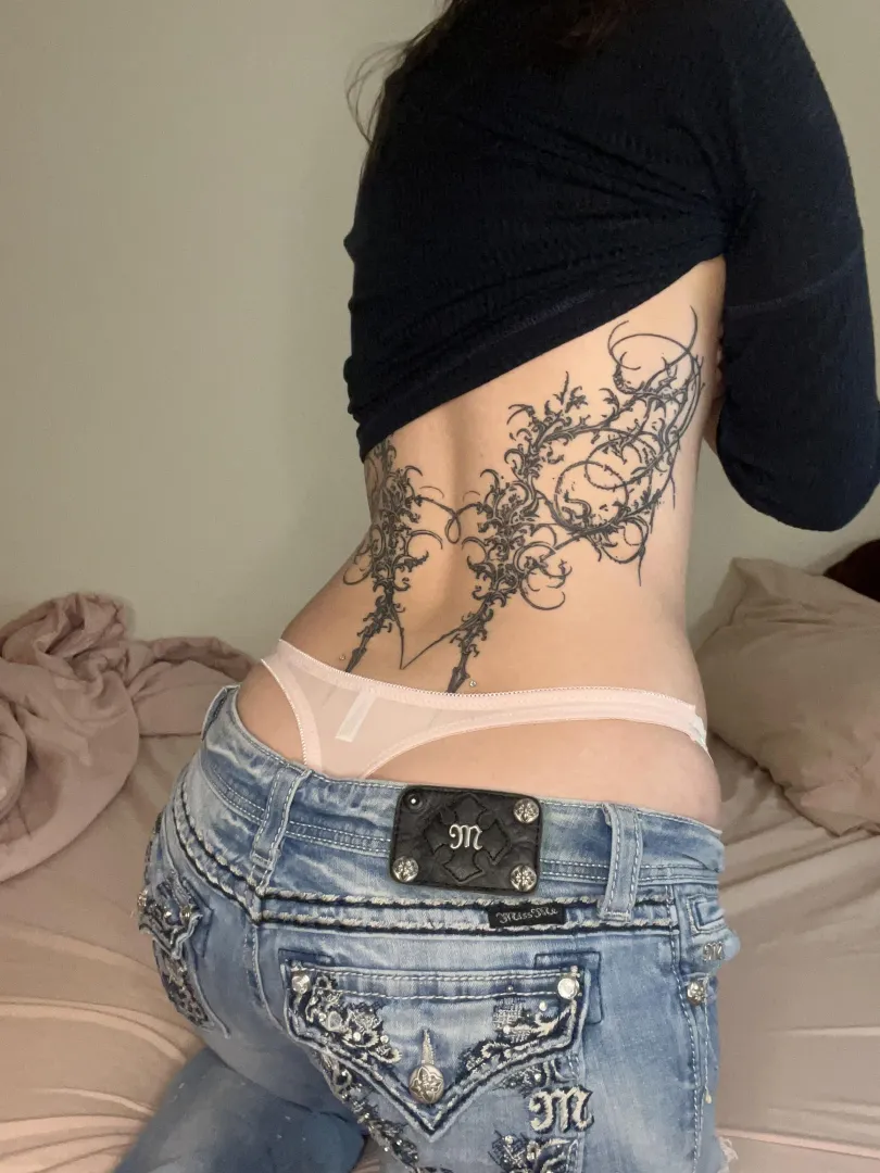 Low rise jeans always ride down and expose me lol posted by Moist-Presentation33