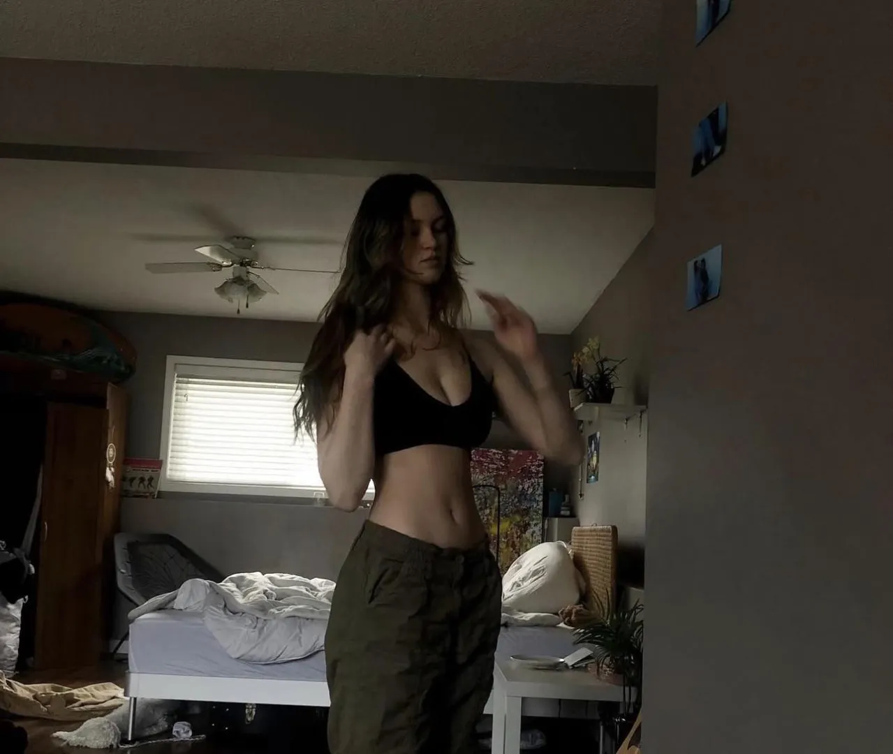 Low waisted pants are my favorite posted by Prudent-Stage-3649