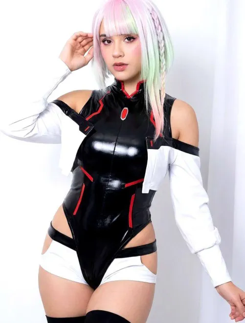 Lucy by sabrina by xPrincessBloom