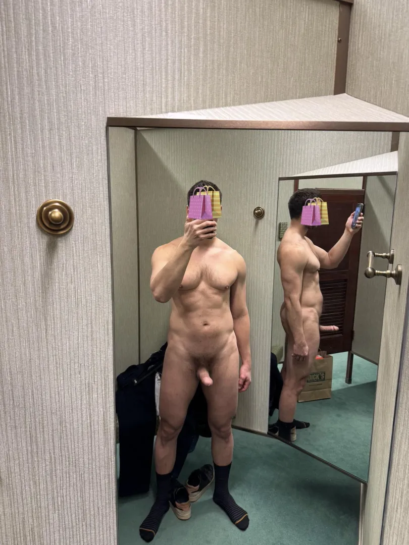 Lunchtime shopping. [44] posted by skimaster