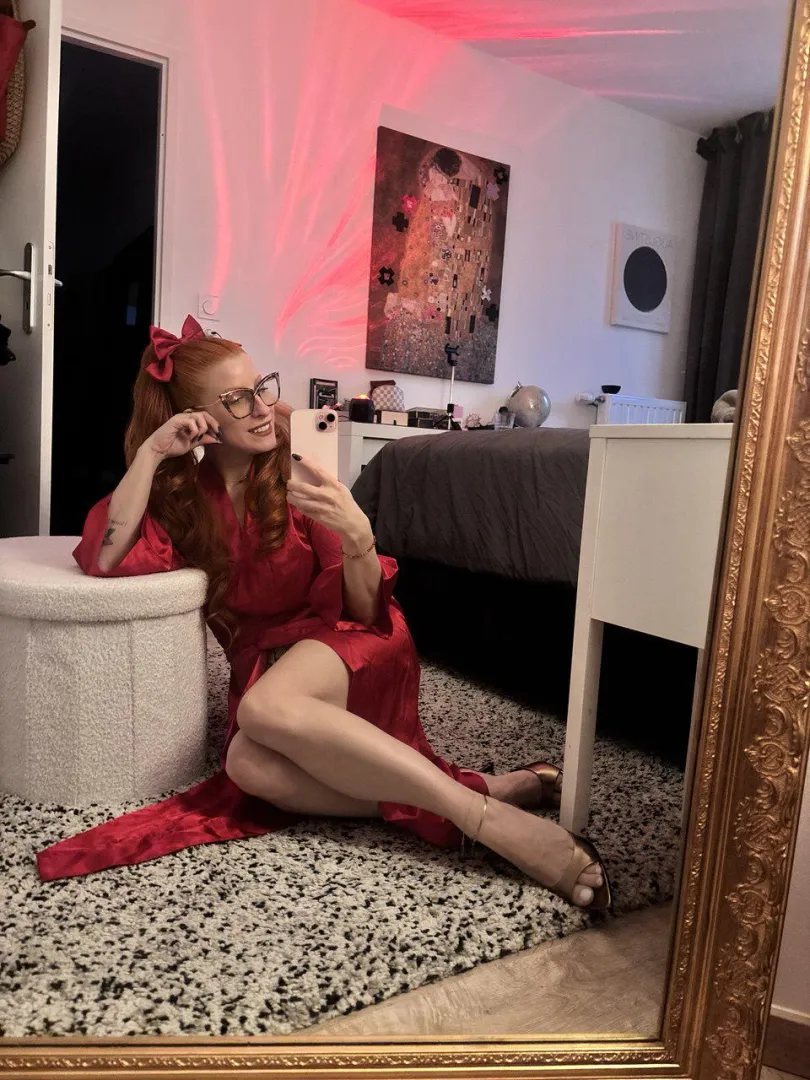 L'élégante Foxy  posted by Littlefoxxxy75