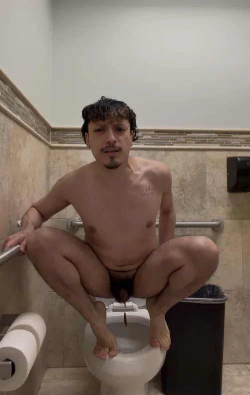 (M) Edgar the Pig love showing how to poop! by eaterofpoopies