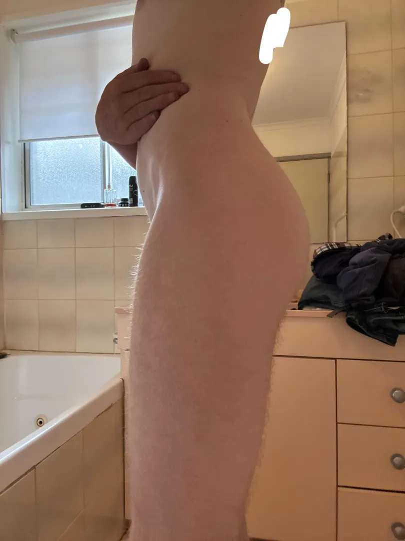 M21 bottom looking to suck off and possibly fuck ( Kew area can travel) posted by PeanutLife4543