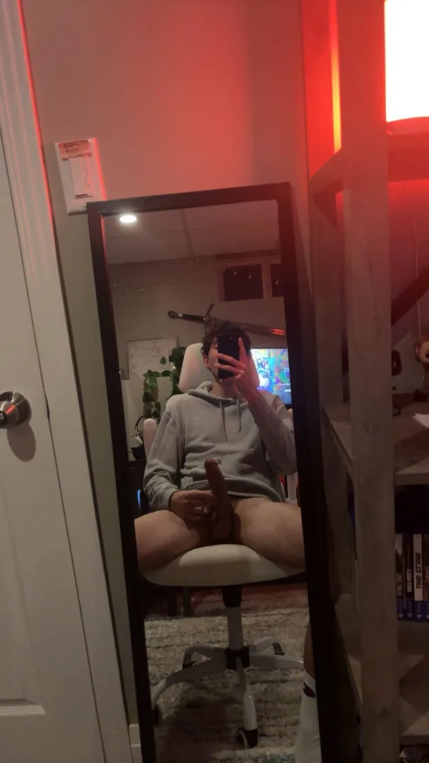 M22 - horny gooners hmu if your around my age posted by Consistent_Fee_8592