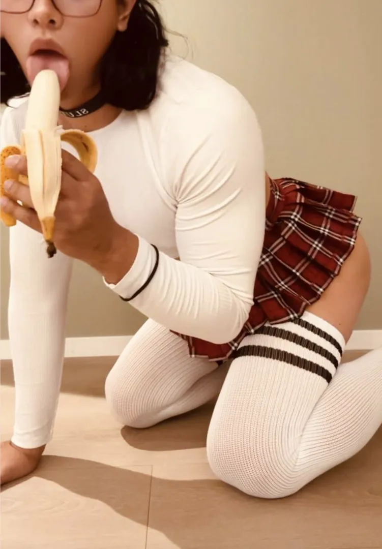 m23 sissy schoolgirl looking to learn how to be a good slut ;) host or travel x Brisbane posted by ausfun88