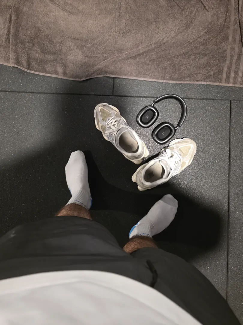 M(24) Gym socks are saoked  posted by ilikefeetsometimes