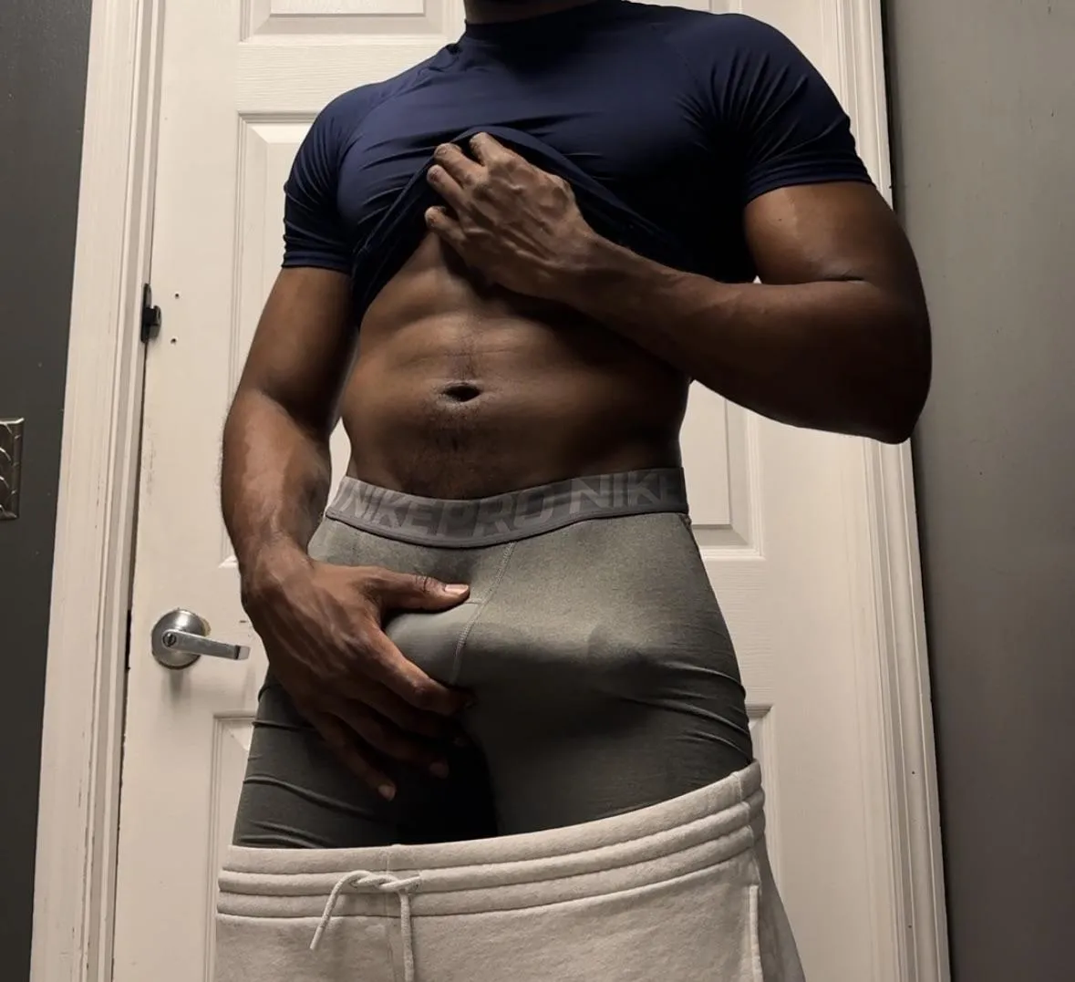 M(25) Bi, post gym bulge posted by chocoboy407