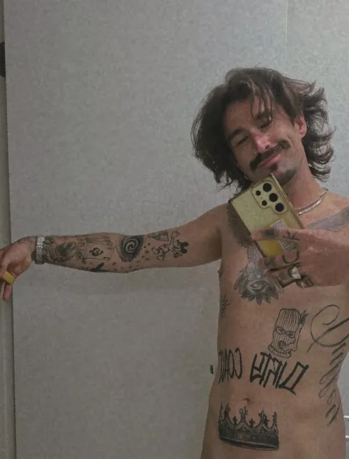 M30 Wanting to worship sexy womens feet today by sissykurtis