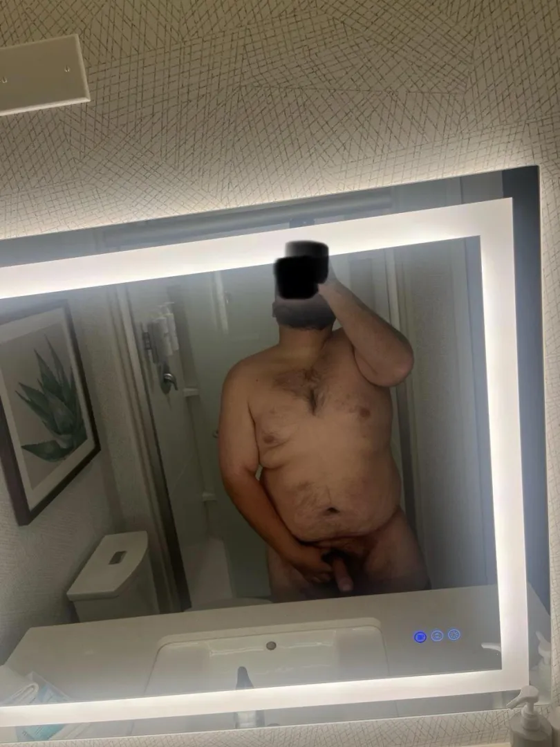 M31 Farmington area looking for a F I’m from out of town looking for some fun I have a hotel posted by Yuuuuuuuup__