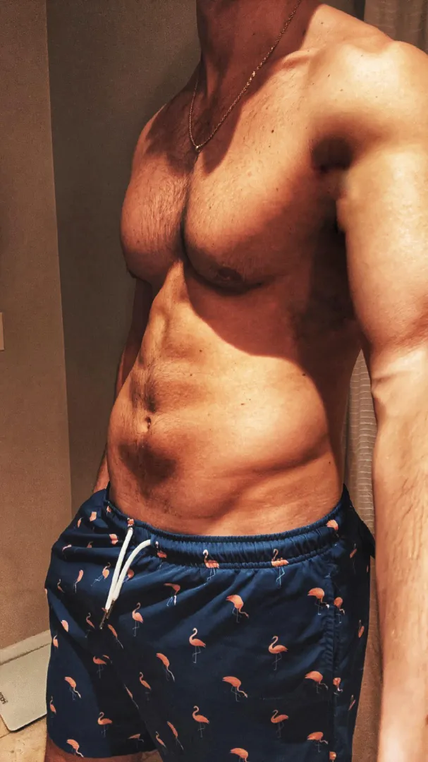 M33- Hotwife downtown? posted by golfbullbirdie2015