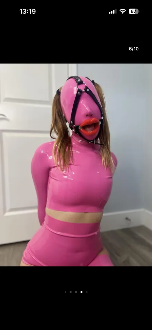 M4A Wie heeft zo’n type masker? posted by AIGeneratedContent