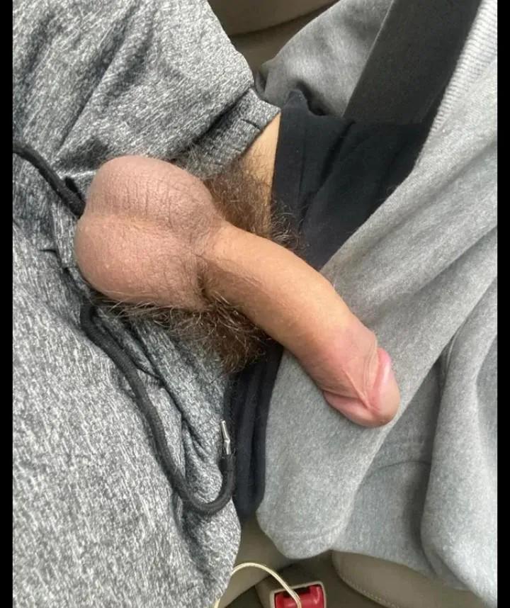 [M4F] [23] [chicago] - Discreet BWC Seeking a Lonely Housewife for Daytime Fun posted by Nearby-Code-9408