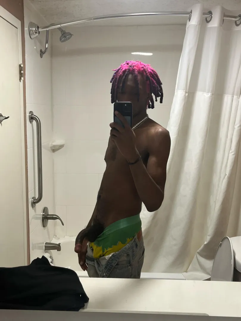 M4F, 25 blk, Lansing I'm hosting at this hotel looking for my bbc queen, pm me if you're interested posted by Zealousideal-Toe3799