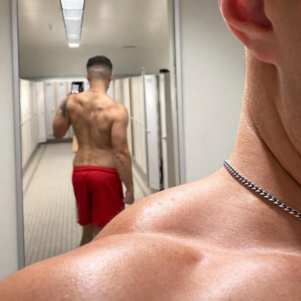 M4F dm me posted by Delicious_Bat9993