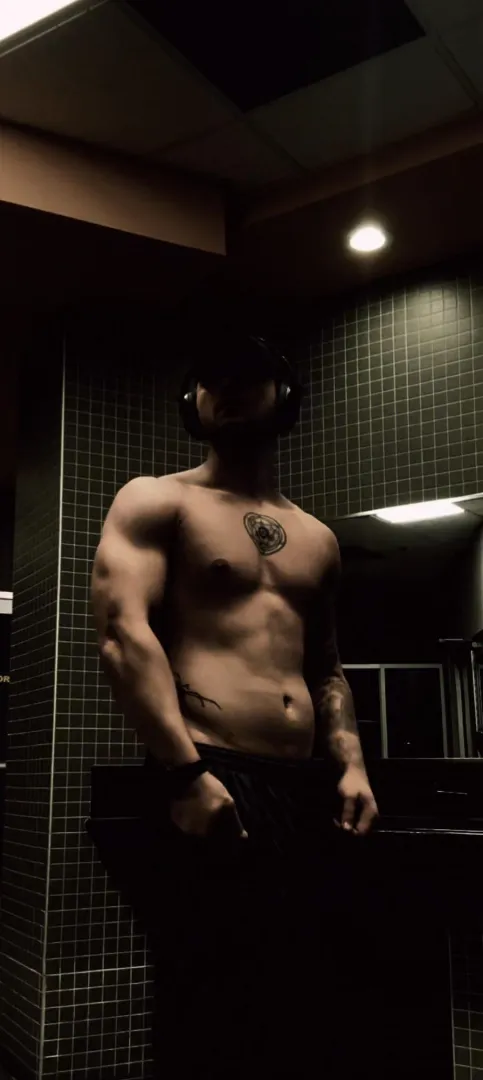 M4F, Irving, busy welder but love to go to the gym :) posted by GroundbreakingBee581