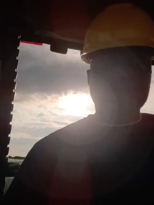 M4F lookin for someone to sux in foresthills area hmu by SensitiveAd7780