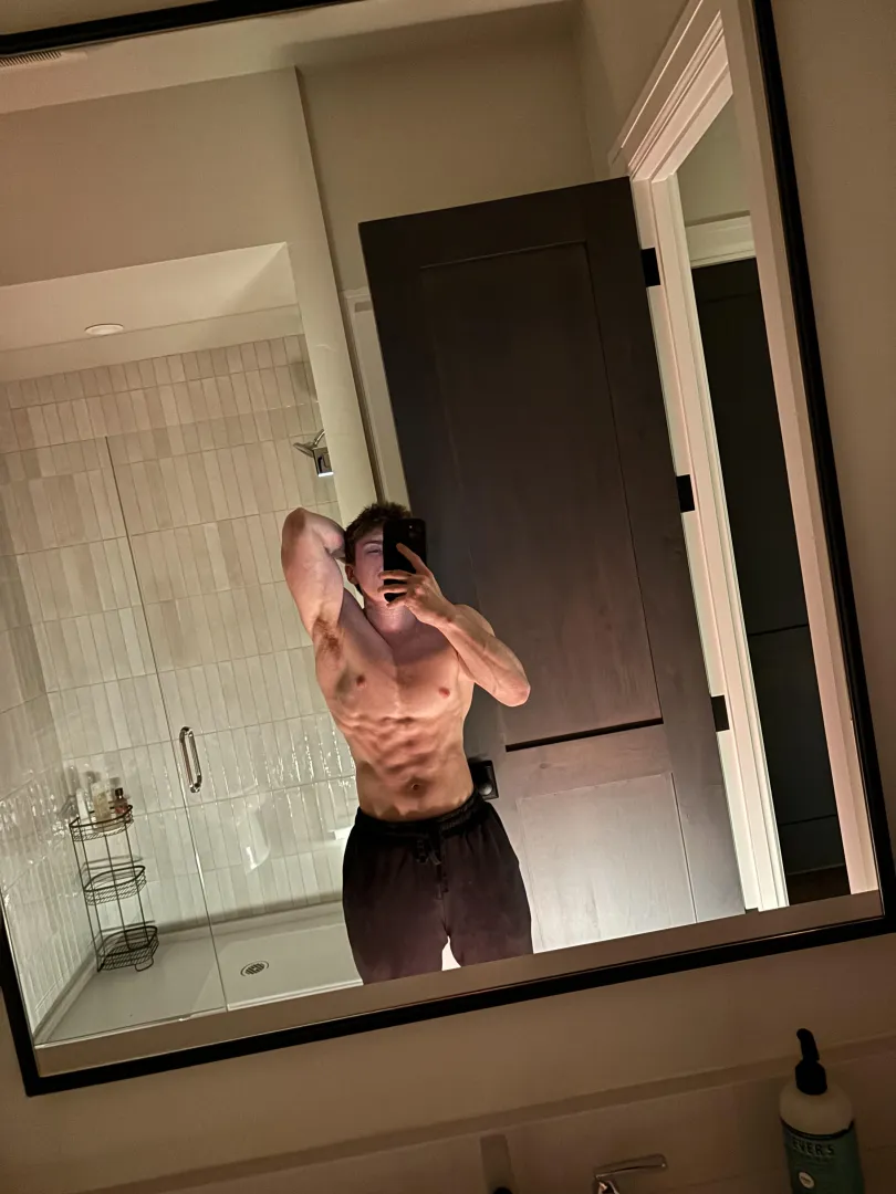 M4F women only hit me up please posted by Suspicious_Charge570