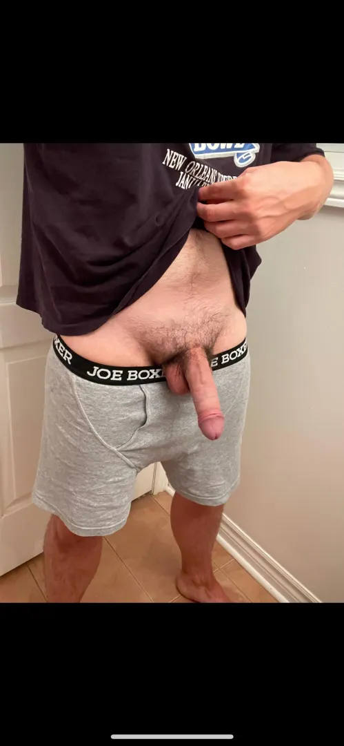 M4M 30 dt - looking for a BJ (be clean!) posted by burnerforschoo