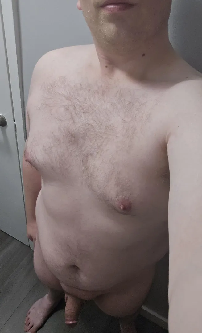 M4M 33 Toronto looking for an older friend. posted by everybumblebee12